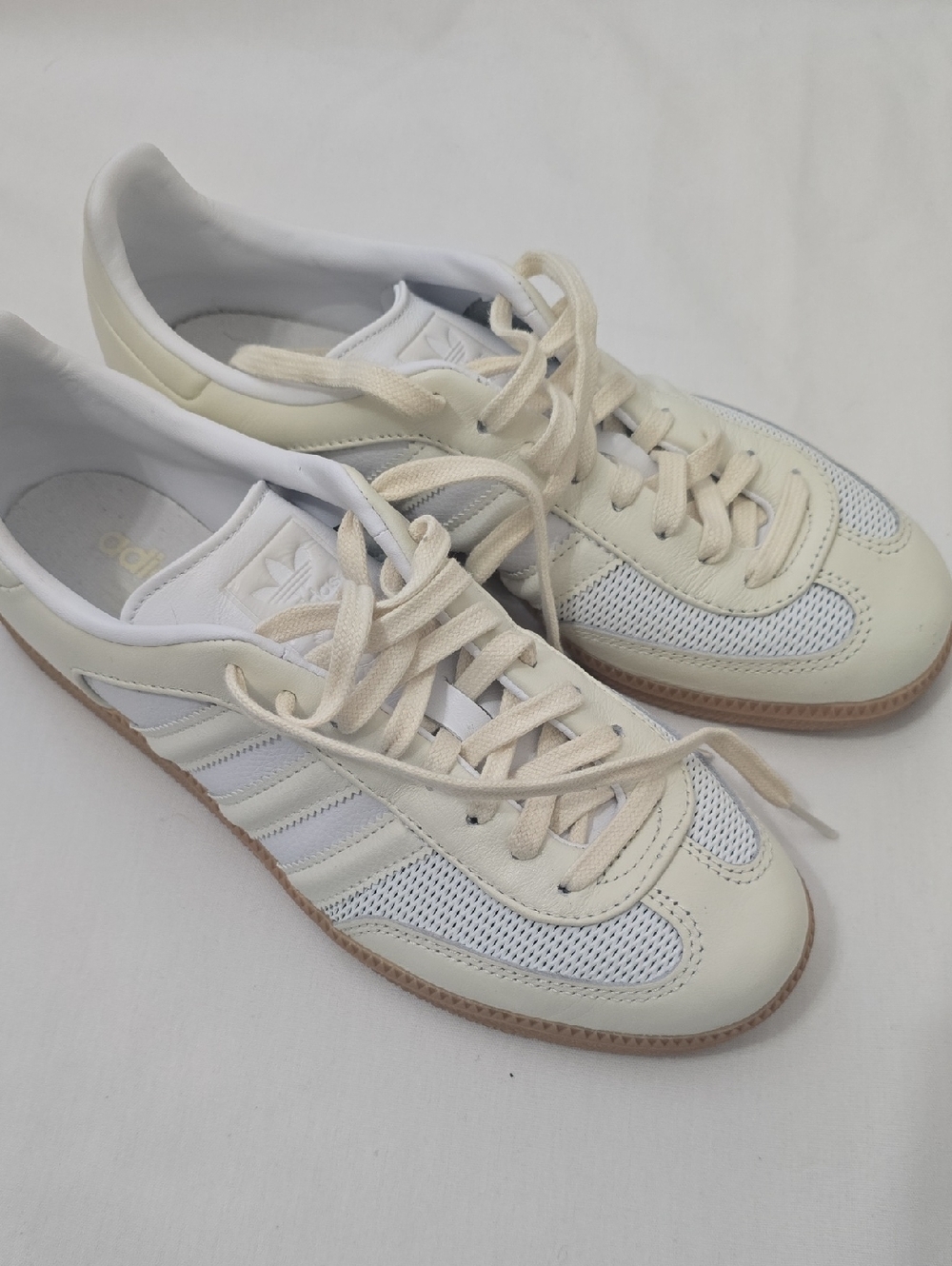 adidas Off-White & Cream Retro Low-Top Sneakers 8.5